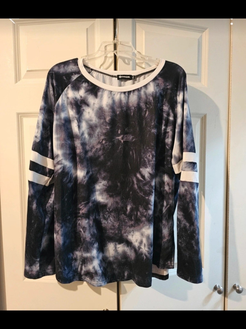 Ombre Tie-Dye Long Sleeve Top with Contrast Trim